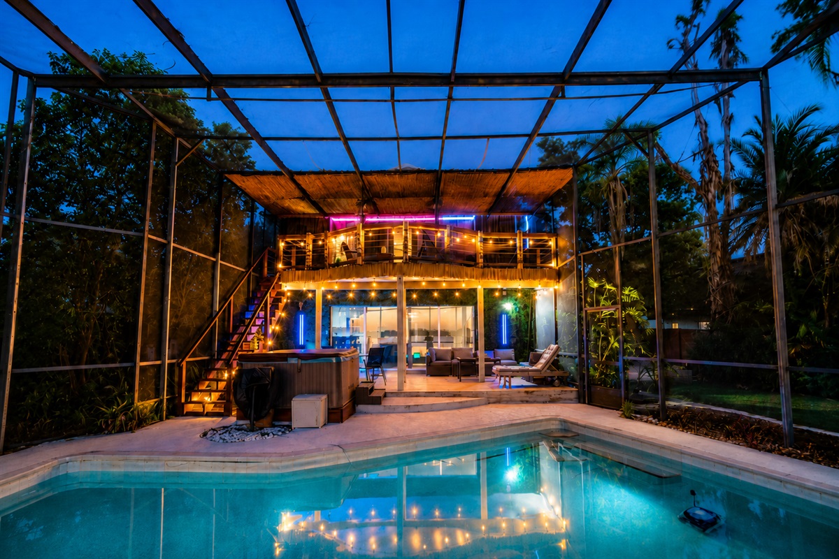 Light up the screened pool deck for an unforgettable night.