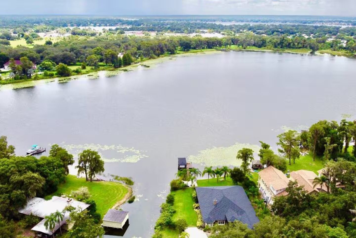 Waterfront living minutes from Downtown Orlando