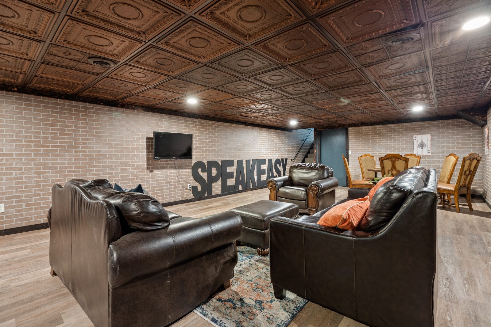 Speakeasy lounge