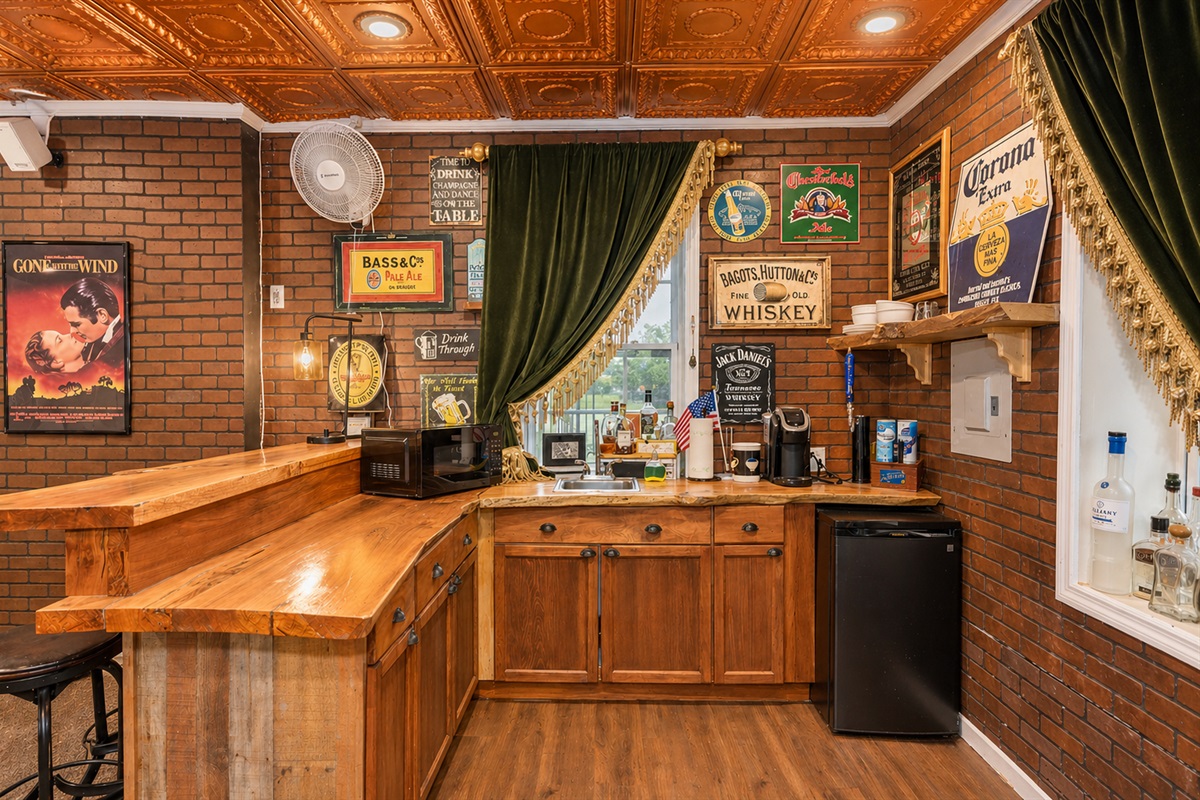Silver Star Speakeasy photo