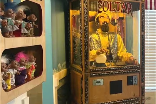 A fortune-teller machine in the arcade.