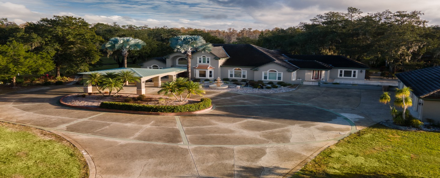 The Lake Louisa Chateau Orlando Area Luxury Resorts & Rentals